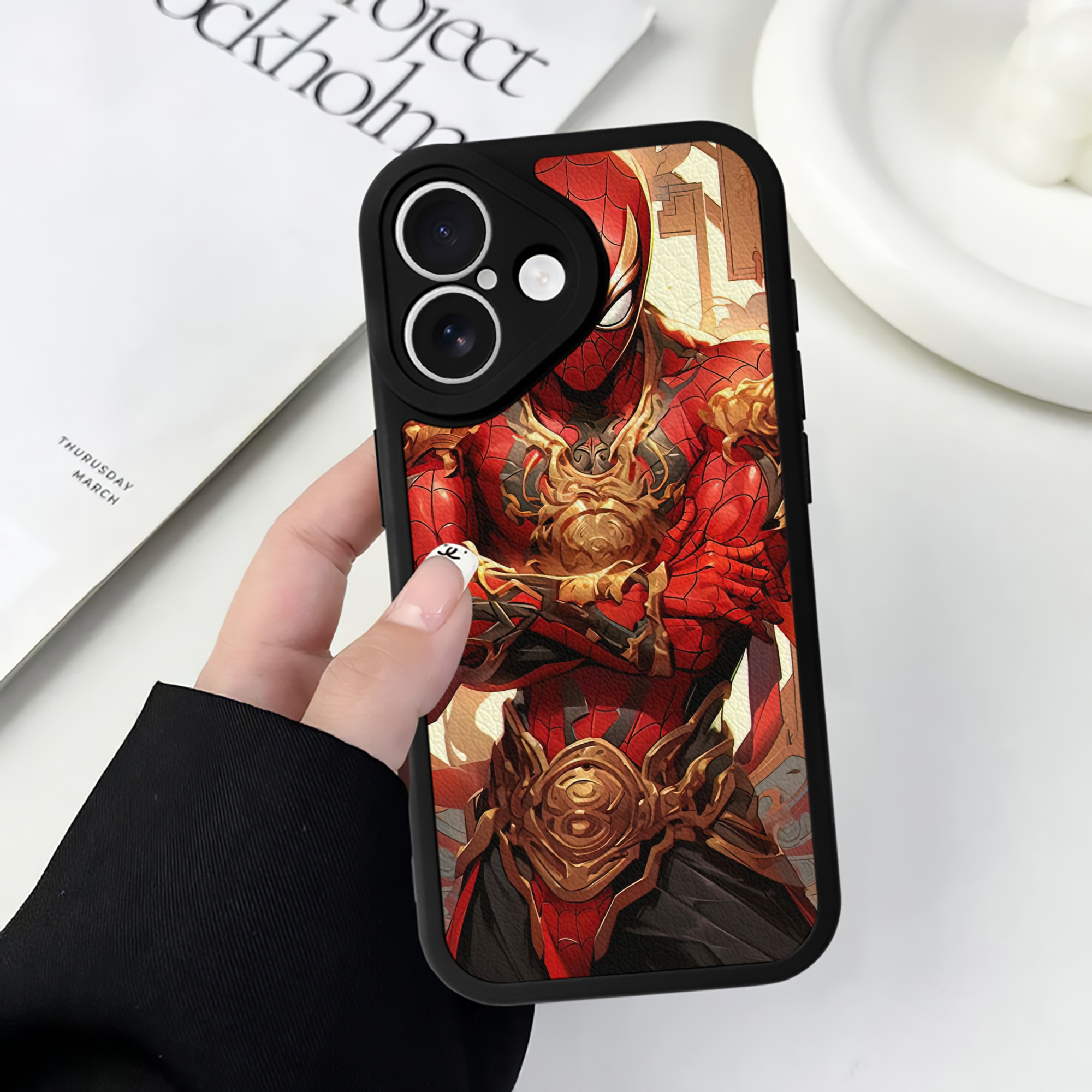 Spider Man スパイダーマン 【iPhone 16シリーズ対応】シリコンスマホケース（レザー調） 材質：シリコン